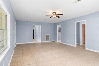 20339 Pin Oak Loop in New Caney, TX - Building Photo - Building Photo