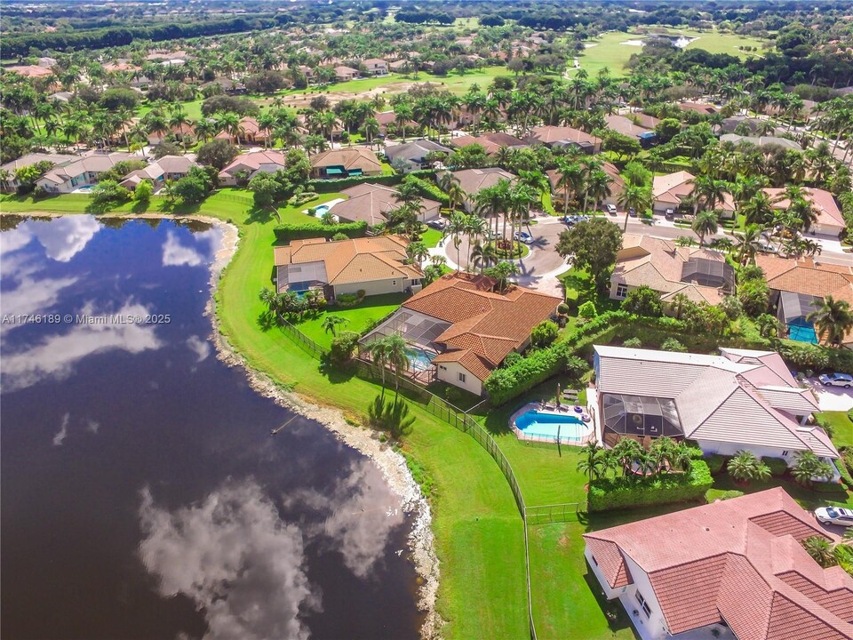 2481 Eagle Watch Ct in Weston, FL - Building Photo