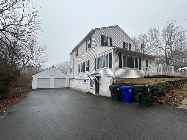341 W Mitchell St in Manchester, NH - Building Photo - Building Photo