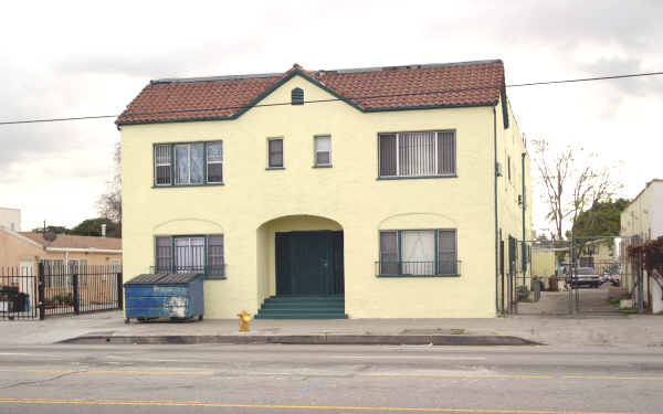 138 W Florence Ave in Los Angeles, CA - Foto de edificio