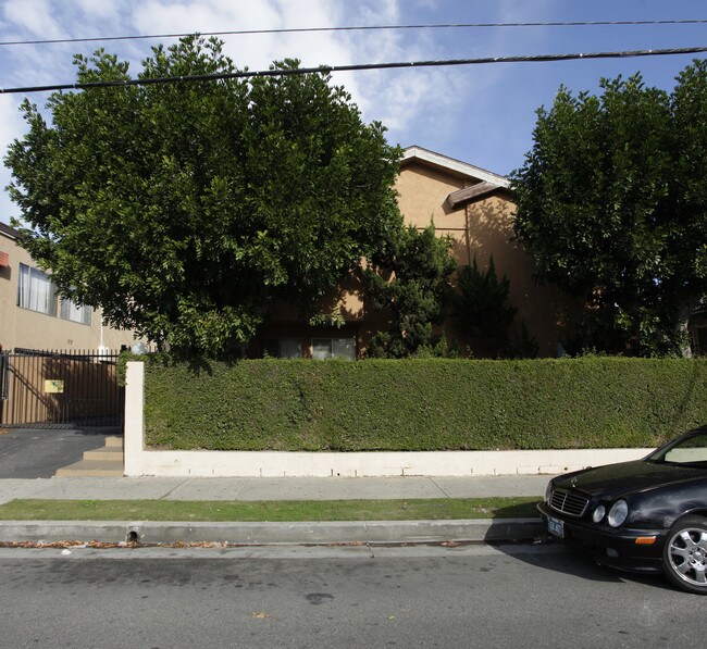 13043 Vanowen St in North Hollywood, CA - Building Photo - Building Photo