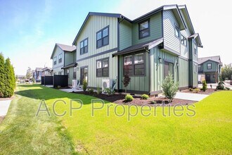 2201 DeJong Dr in Lynden, WA - Building Photo - Building Photo