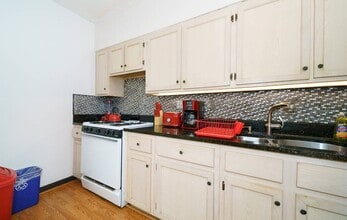 136 W 117th St, Unit 3 in New York, NY - Building Photo - Building Photo