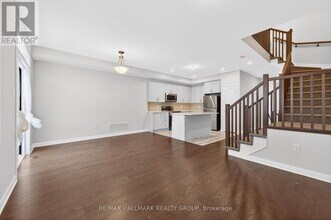 887 Eileen Vollick Cres. in Ottawa, ON - Building Photo - Building Photo