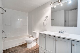 2017 Rucker Ave in Everett, WA - Building Photo - Building Photo