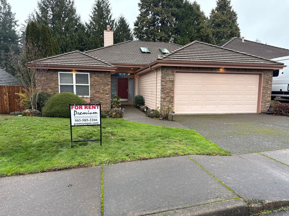 1954 Spicetree Ln SE in Salem, OR - Building Photo