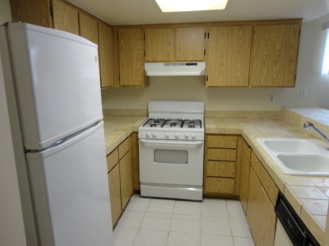 18209 Sierra Hwy in Santa Clarita, CA - Foto de edificio - Building Photo