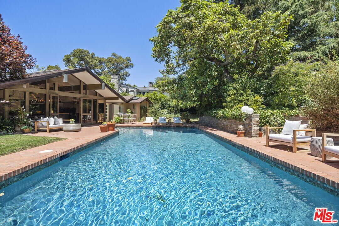 3 Latimer Rd in Santa Monica, CA - Building Photo