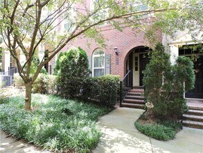 322 Perimeter Walk in Dunwoody, GA - Building Photo - Building Photo