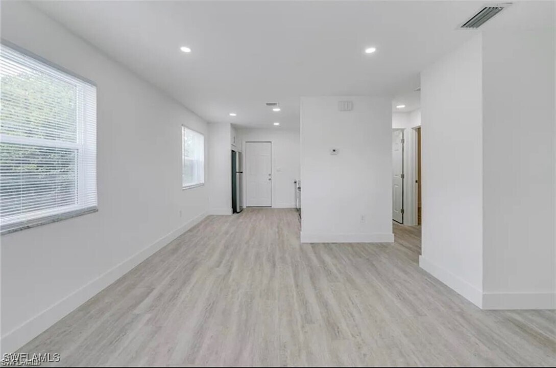 4415 Thomasson Ln in Naples, FL - Building Photo