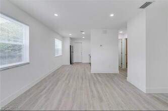 4415 Thomasson Ln in Naples, FL - Building Photo - Building Photo