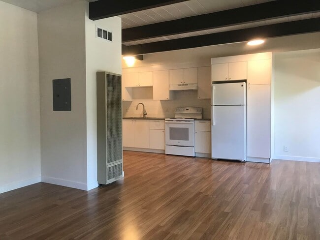360 Jean St
