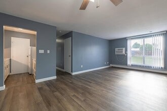 Zahra Apartments in Miamisburg in Miamisburg, OH - Building Photo - Building Photo