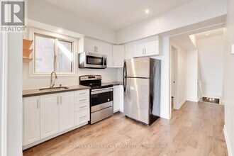 5-5 Garnet Ave in Toronto, ON - Building Photo - Building Photo