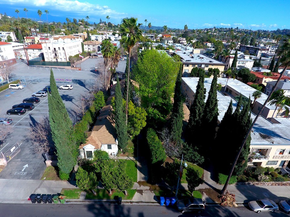 2036-2044 N Vermont Ave in Los Angeles, CA - Building Photo