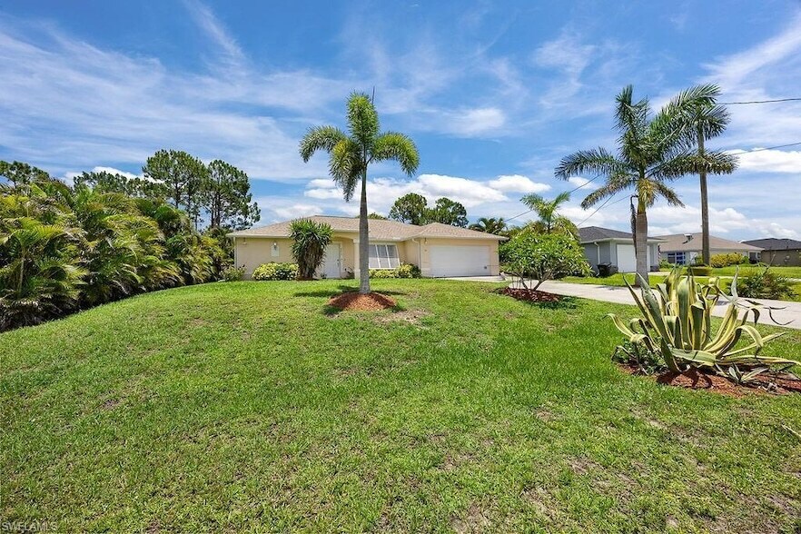 4013 NE 10th Pl in Cape Coral, FL - Foto de edificio