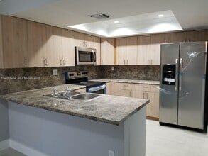 10847 NW 7th St in Miami, FL - Building Photo - Building Photo