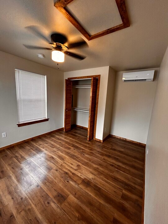 223 N Hickory St in Roff, OK - Building Photo