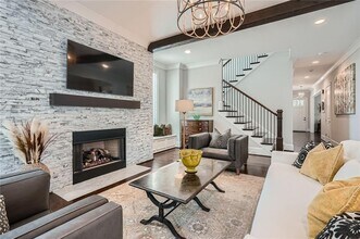 555 E Wesley Rd NE in Atlanta, GA - Building Photo - Building Photo