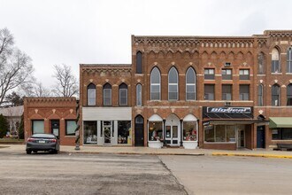 107 N 1st St in Panora, IA - Foto de edificio - Building Photo