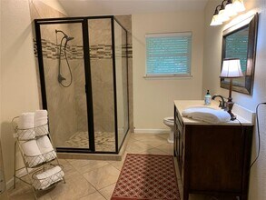 1630 Crestdale Dr in Houston, TX - Building Photo - Building Photo