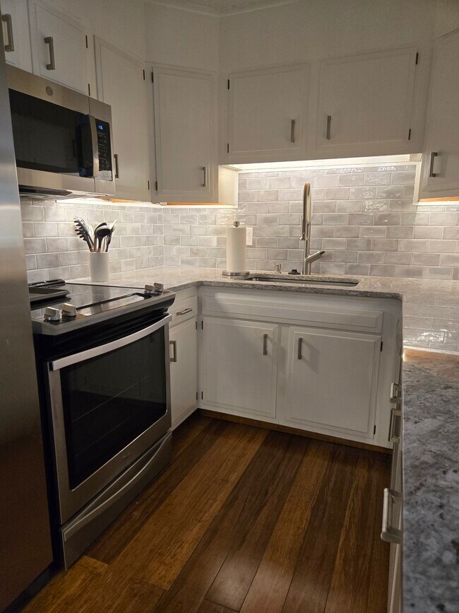 property at 31 Hamlin Ln