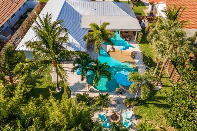 property at 1560 SW 16th St