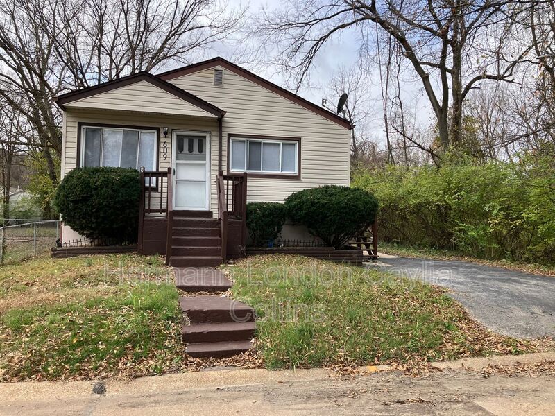 609 Cunniff Pl in Ferguson, MO - Building Photo