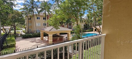 7085 Nova Dr in Davie, FL - Foto de edificio - Building Photo