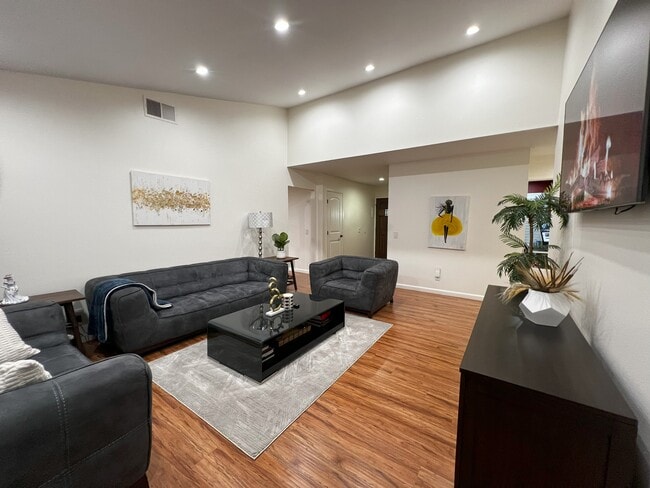 18411 Algiers St in Porter Ranch, CA - Building Photo - Building Photo