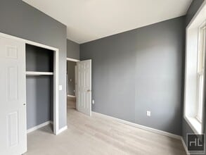 26 AVENUE, Unit 2F in Queens, NY - Building Photo - Building Photo