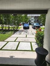 2349 NE 173rd St in North Miami Beach, FL - Foto de edificio - Building Photo