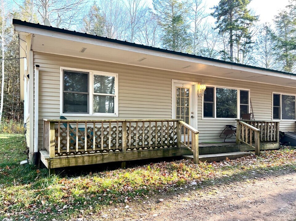 172 Wesley Acres Rd in Haines Falls, NY - Building Photo