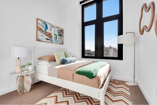 98-81 Queens Blvd in Queens, NY - Building Photo