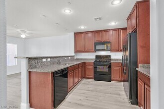 2127 Via Firenze in Henderson, NV - Building Photo - Building Photo