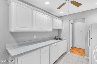 25 Meadow Green Cir in Englishtown, NJ - Building Photo - Building Photo
