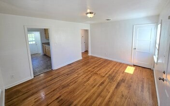 149 Chichester Ave in Hampton, VA - Building Photo - Building Photo