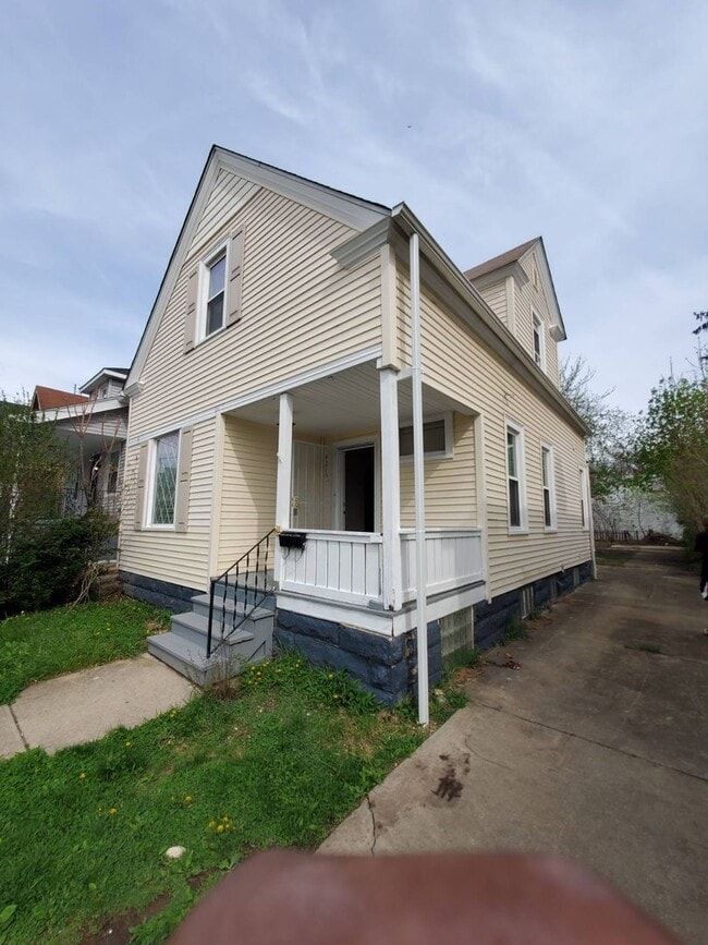 property at 4216 Clybourne Ave
