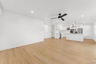 8875 Gowdy Ave, Unit 2BD in San Diego, CA - Building Photo - Building Photo