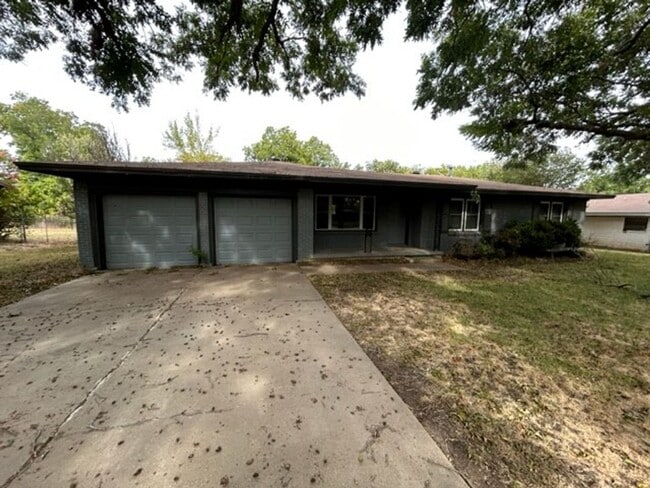 1003 Willard in Robinson, TX - Building Photo - Building Photo