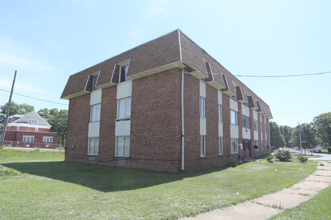 Garden Apartments in St. Louis, MO - Foto de edificio