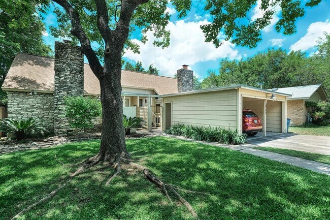 property at 2711 St Edwards Cir