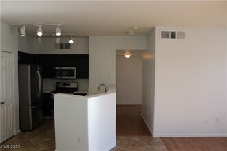 50 Aura de Blanco St in Henderson, NV - Building Photo - Building Photo