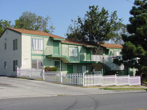 Hillsborough Apartments in Oceanside, CA - Building Photo - Other