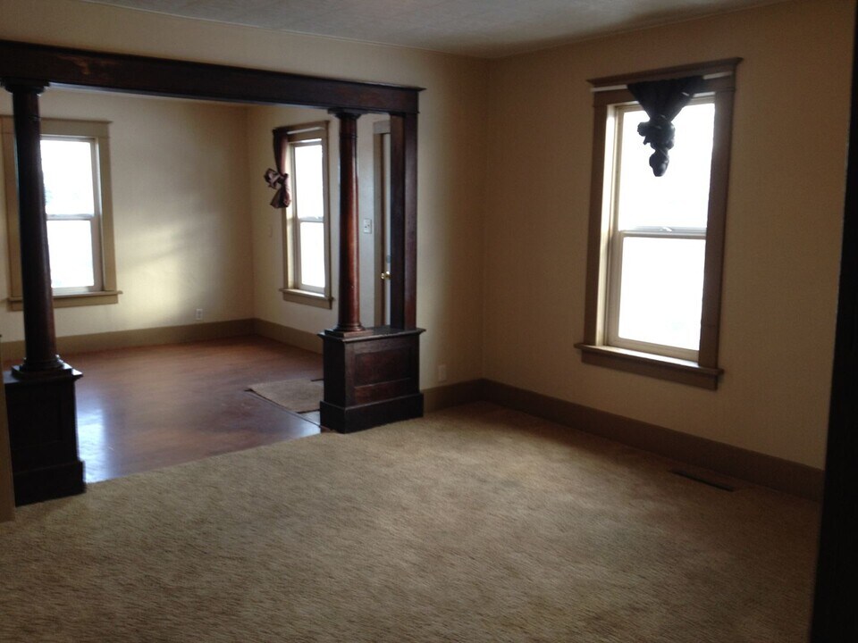 131 13th St SW in Watertown, SD - Building Photo