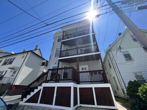 10 Jay St in Somerville, MA - Foto de edificio - Building Photo