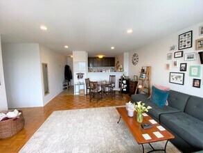 1007 Massachusetts Ave, Unit 3 in Cambridge, MA - Foto de edificio - Building Photo
