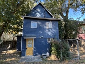 523 N Walnut St, Unit B in Colorado Springs, CO - Building Photo