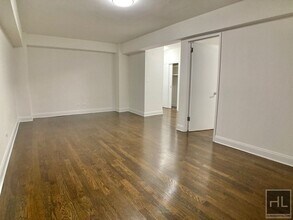 EAST 57 STREET in New York, NY - Building Photo - Building Photo
