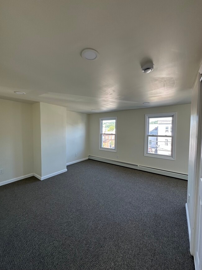 264 Union Ave, Unit 2 in Paterson, NJ - Foto de edificio - Building Photo